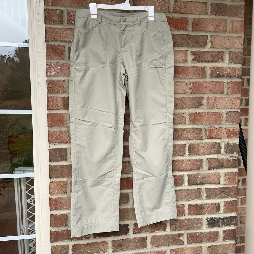 North Face beige lightweight activewear hiking pants Women 12 Like new